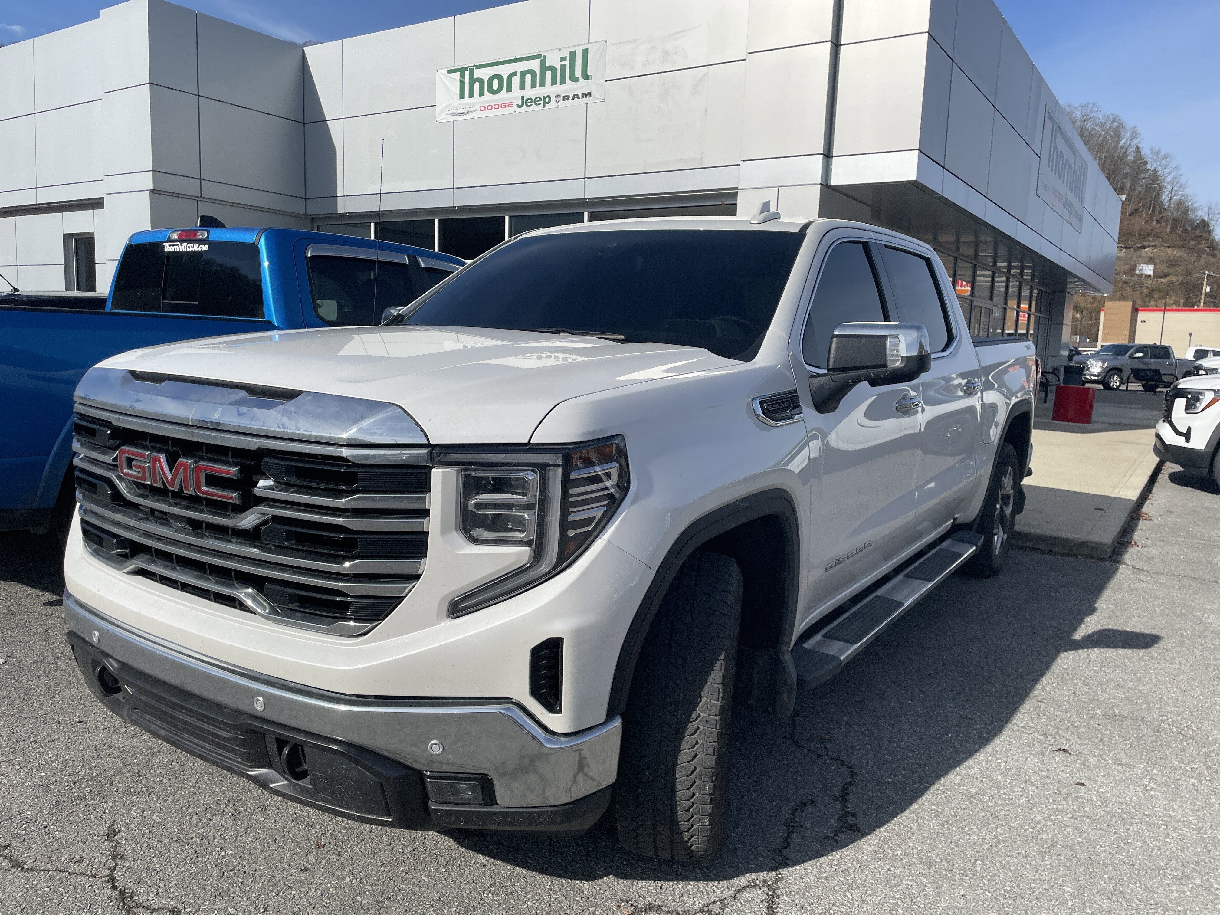 2025 GMC Sierra 1500 4WD Crew Cab Short Box SLT