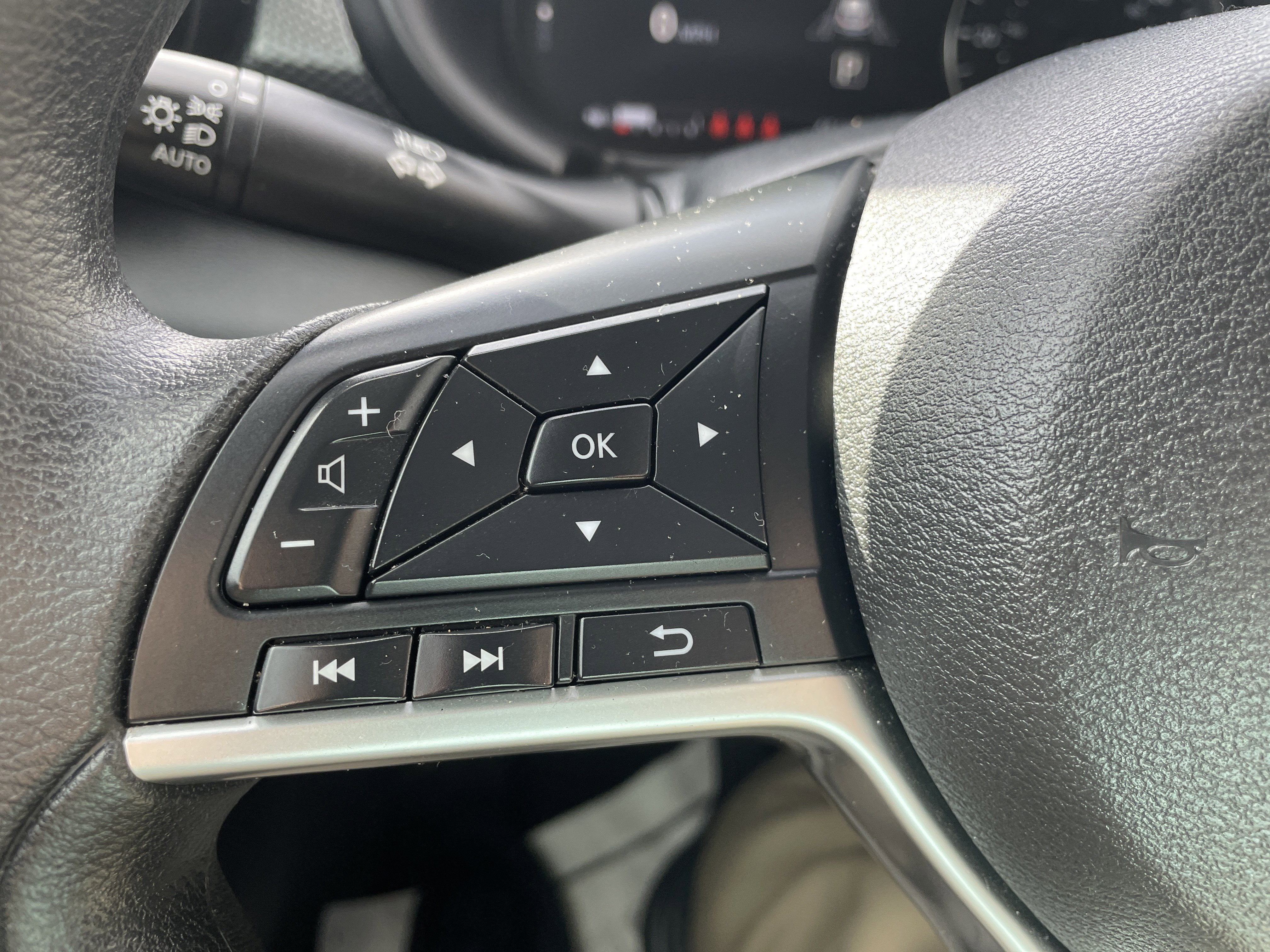 2023 Nissan Kicks SV Xtronic CVT