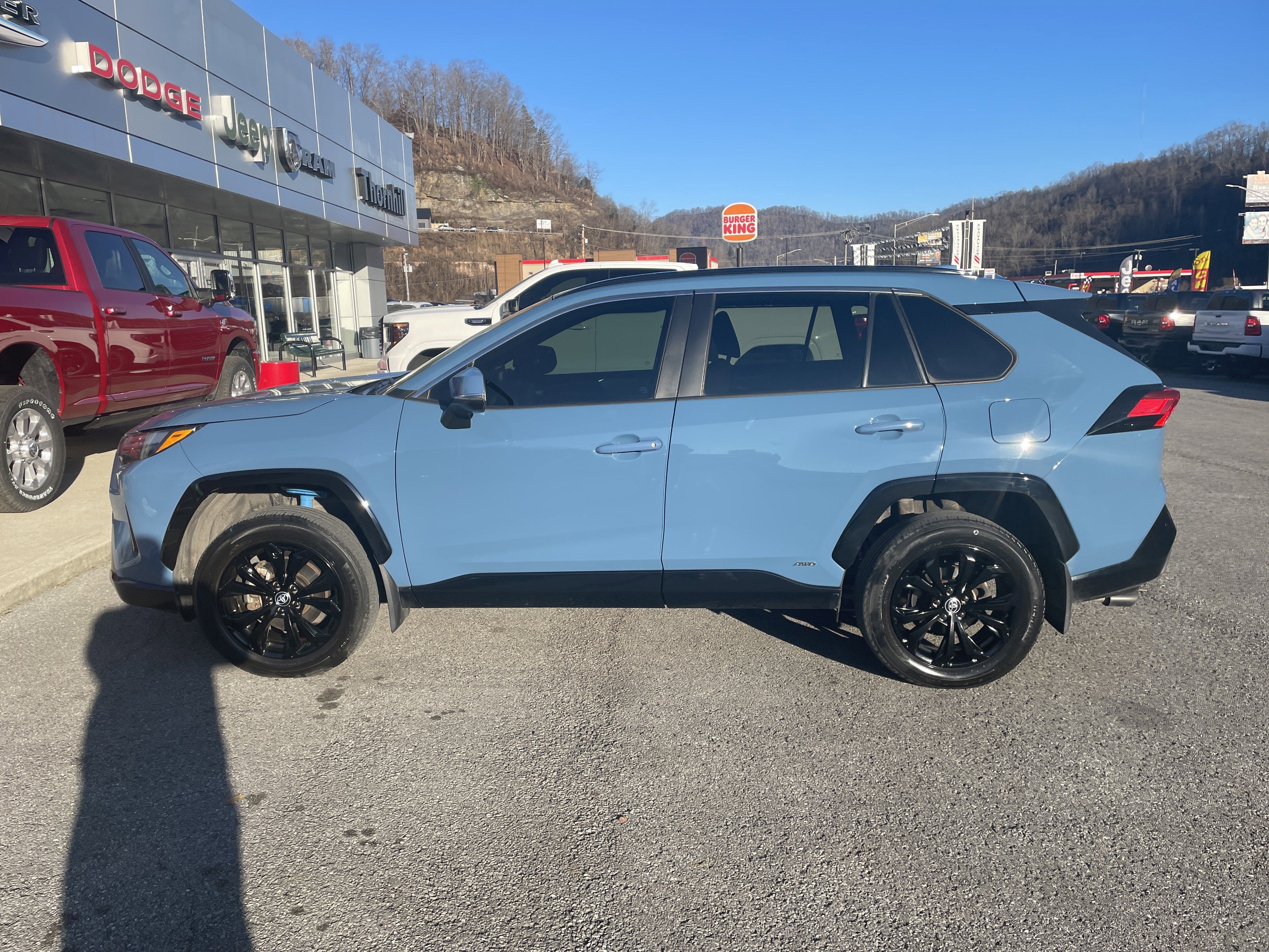 2022 Toyota RAV4 Hybrid SE