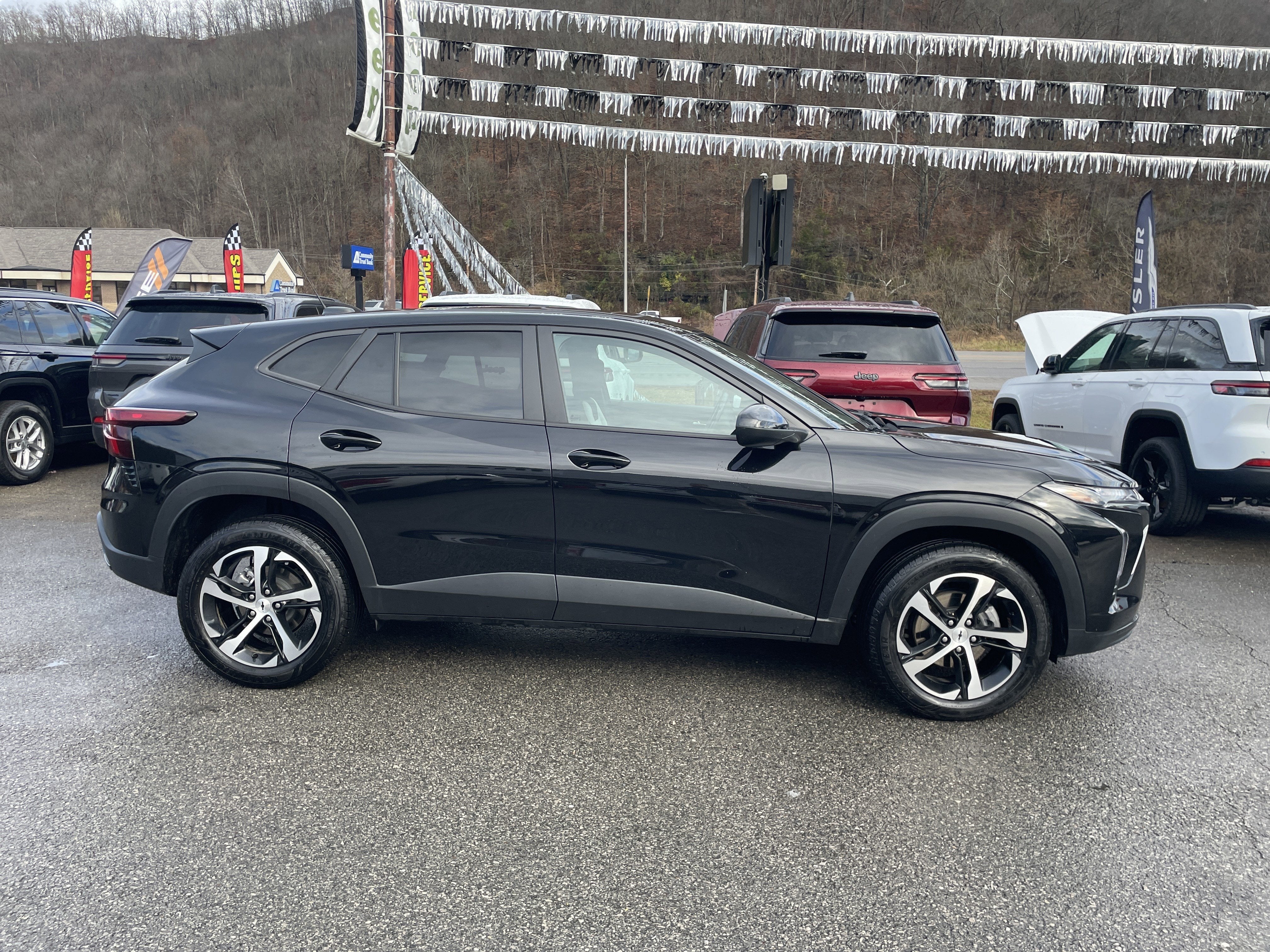 2025 Chevrolet Trax FWD LT