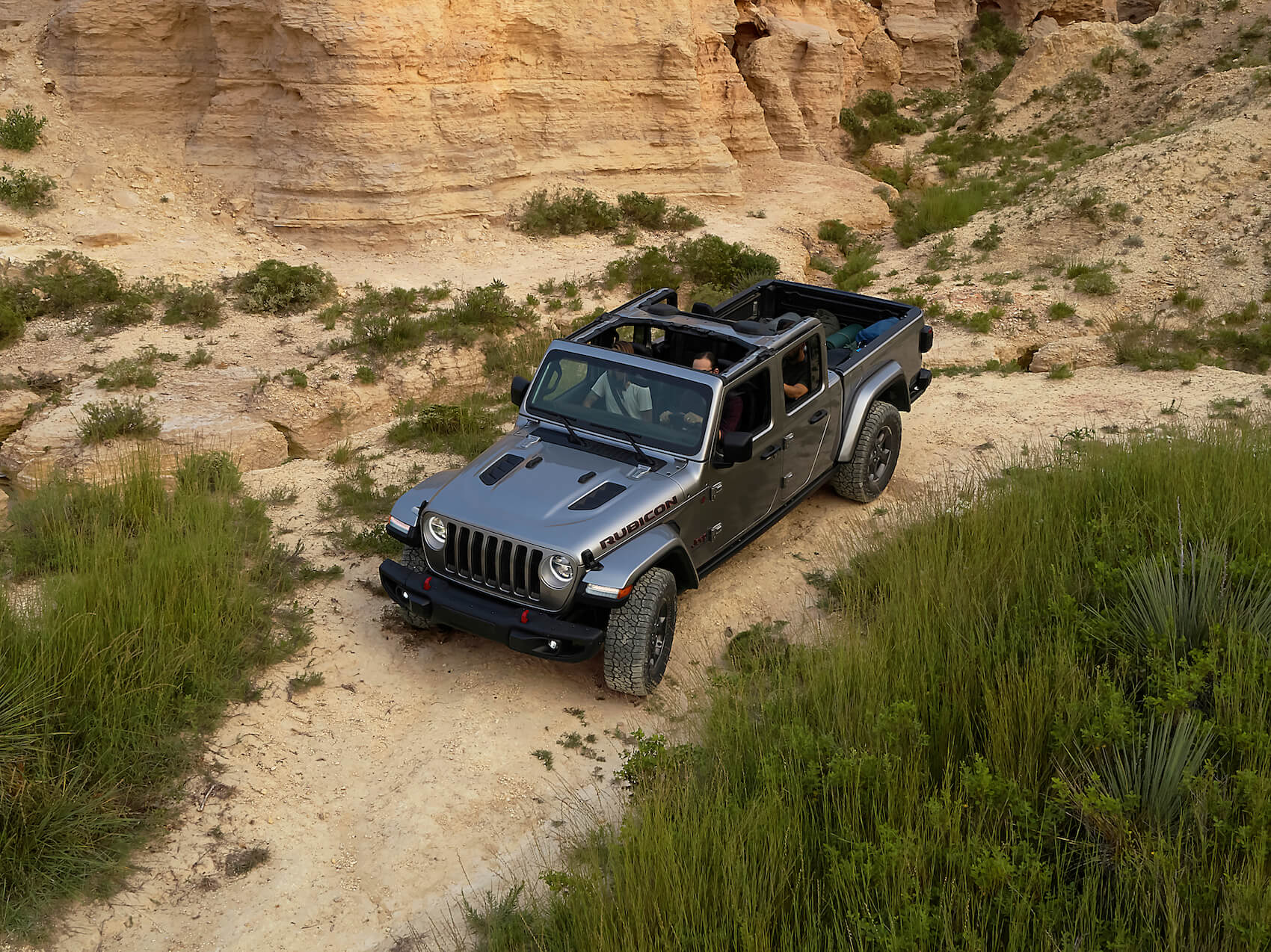 2021 Jeep Gladiator interior dimensions